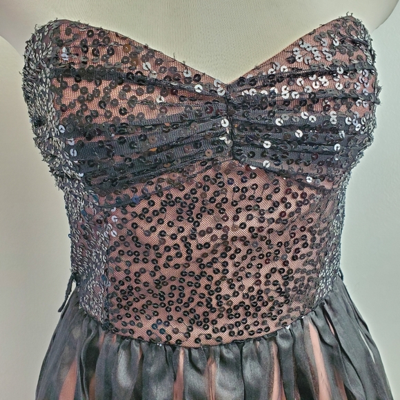 Betsey Johnson pink & black strapless dress - Picture 2 of 4